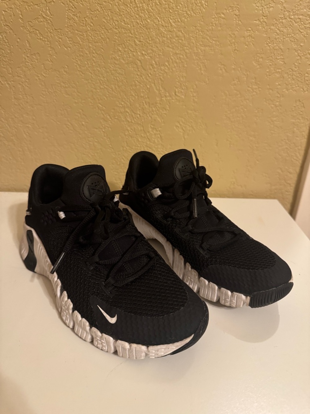 Nike Metcon WOMENS Black and White Mesh Lace-Up Sneakers